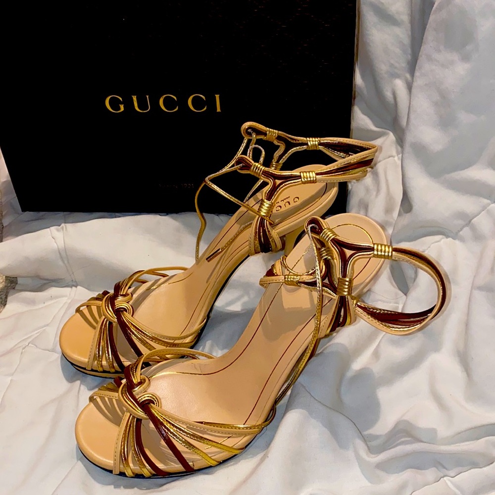 RARE Vintage Gold Runway Gucci strappy stilleto heels brand new size 39 EU